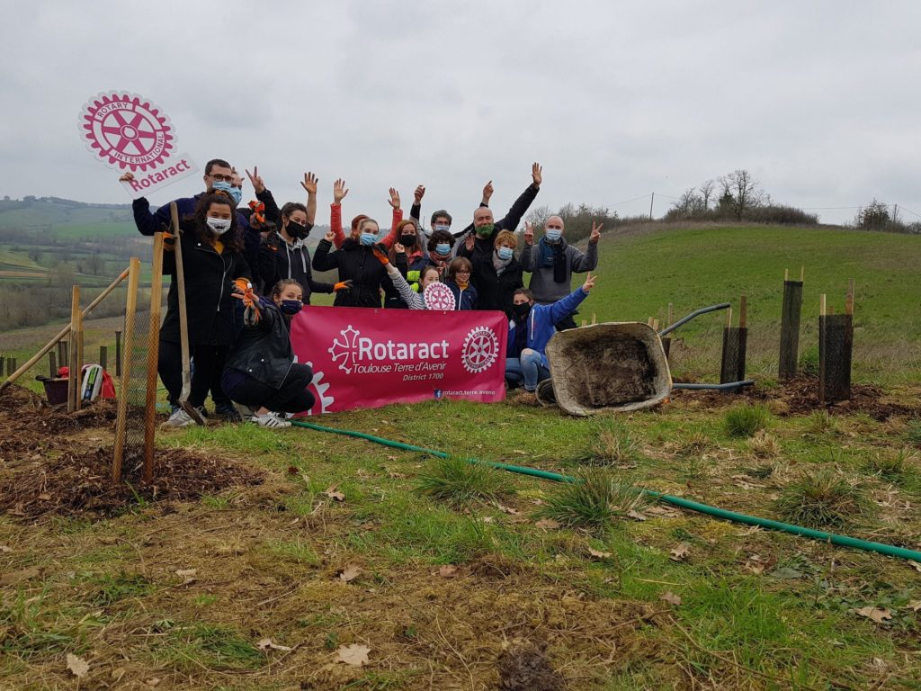 plantation d'arbres avec RTTA et les fous du bois